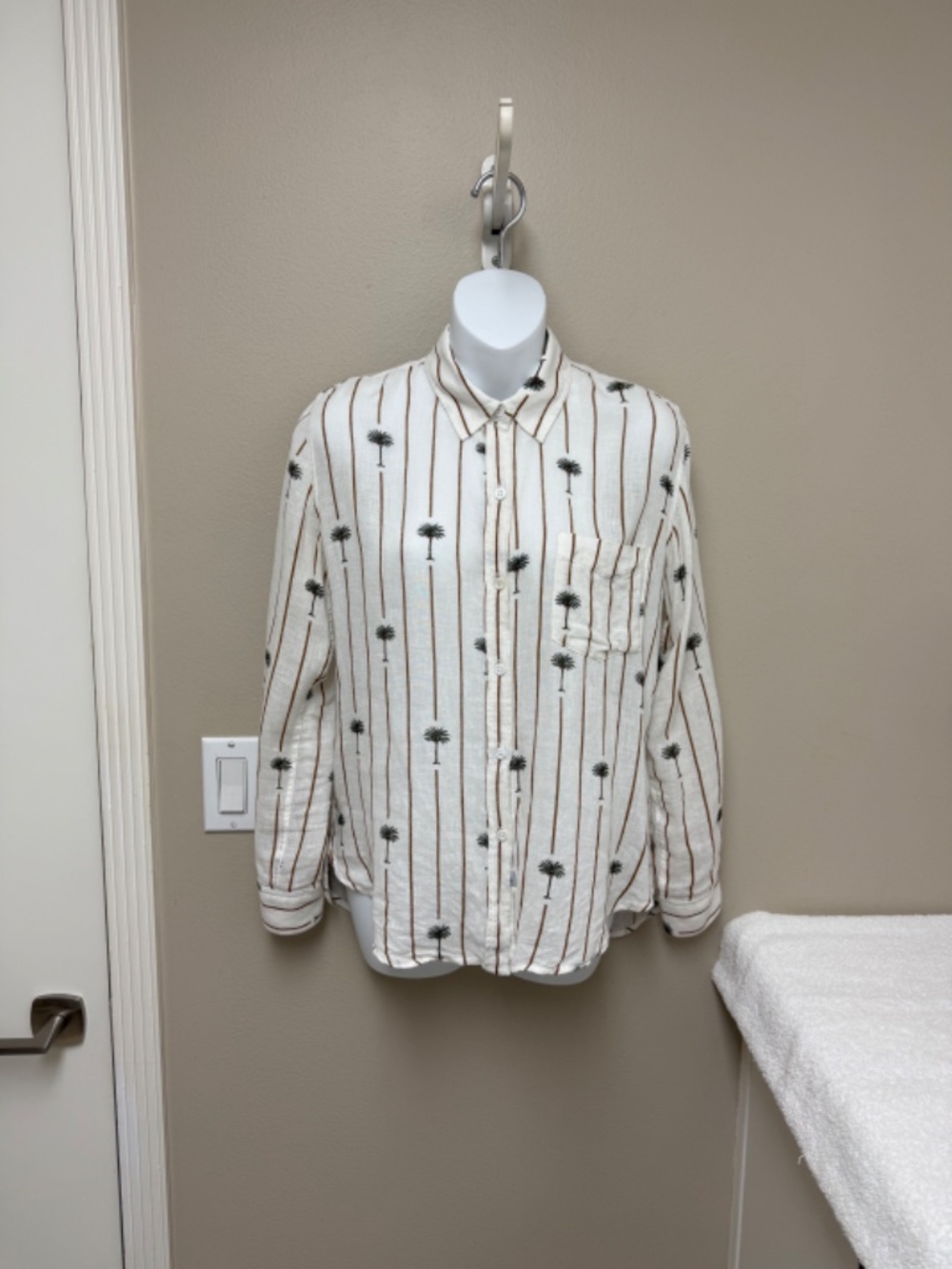 RAILS Charli Linen Blend Long Sleeve Button Front Shirt Ivory Stripe Palms Sz XS - Picture 7 of 16